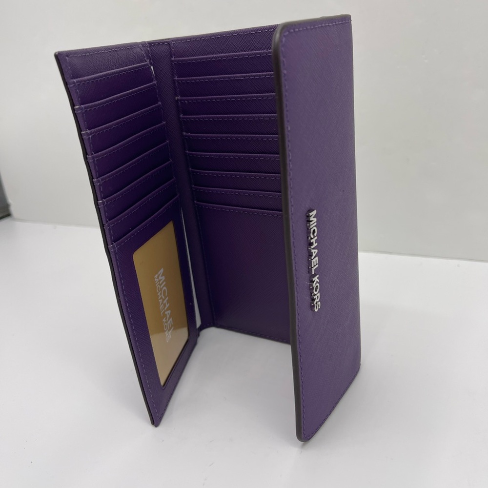 Michael Kors Lg Jet Set Travel Trifold Leather Wallet 
Dark Purple 
NWT - Picture 13 of 16